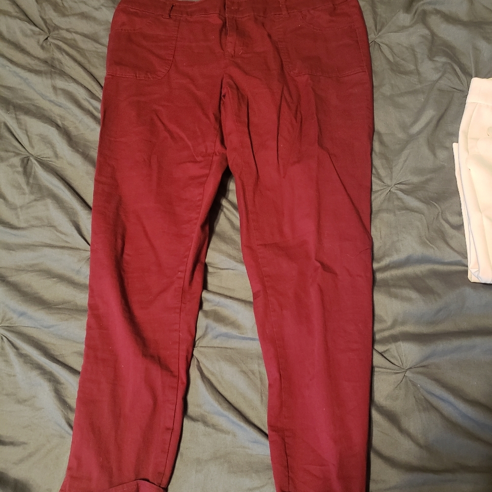Maroon Capris - Picture 2 of 2